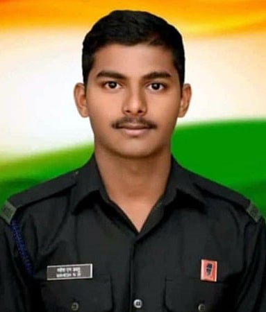 ಗೋಕಾಕ | ಅವಘಡದಲ್ಲಿ ಸಾವು: ಯೋಧನ ಅಂತ್ಯಕ್ರಿಯೆ