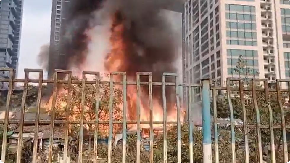 ಕೋಲ್ಕತ್ತ | ಕೊಳಗೇರಿಯಲ್ಲಿ ಅಗ್ನಿ ಅವಘಡ: 150 ಗುಡಿಸಲು ಭಸ್ಮ