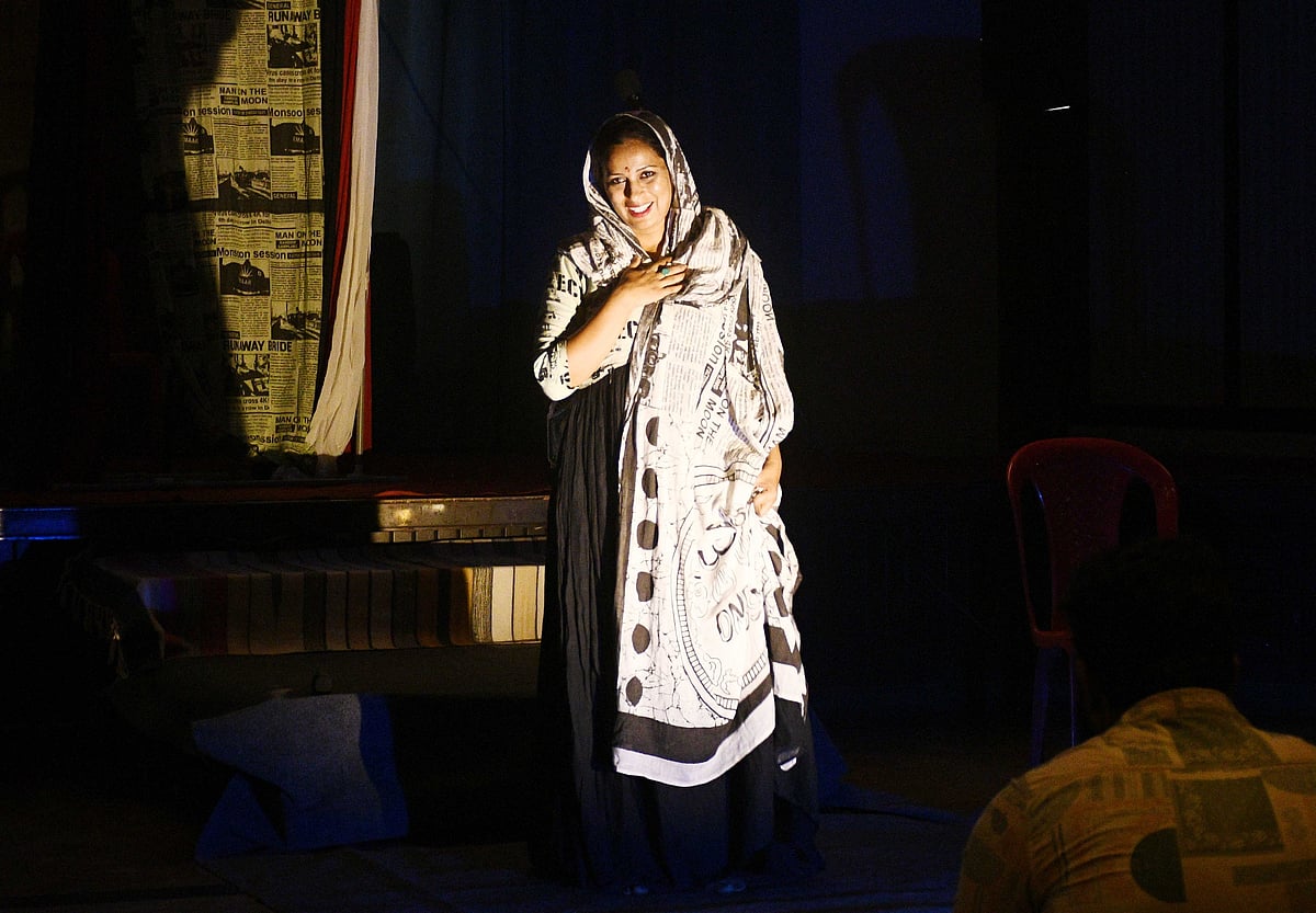 ನೂರು ನಡೆ ಮುಟ್ಟಿದ ಏಕವ್ಯಕ್ತಿ ನಾಟಕ ‘ಲೀಕ್ ಔಟ್’  