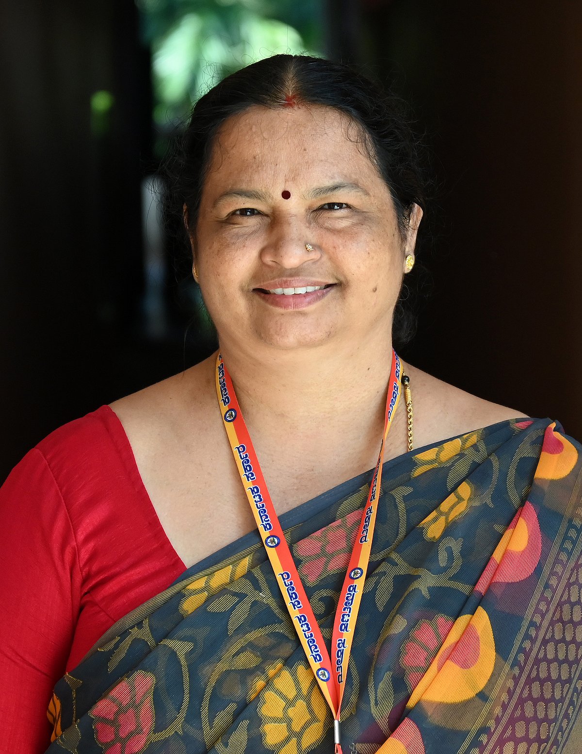 ಜಲಜಾಕ್ಷಿ ಟೀಚರ್:  ಶಿಕ್ಷಕಿಯೂ... ಶಾಲಾ ವಾಹನ ಚಾಲಕಿಯೂ...!