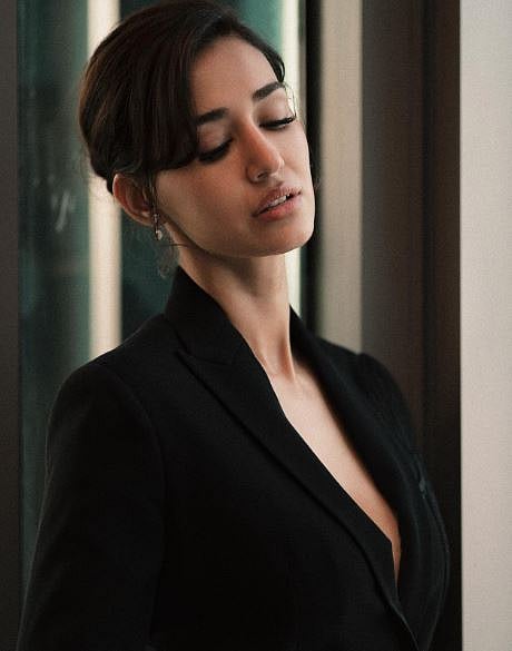 PHOTOS: ಫಾರ್ಮಲ್ ಲುಕ್‌ನಲ್ಲಿ ಮಿಂಚಿದ ನಟಿ ದಿಶಾ