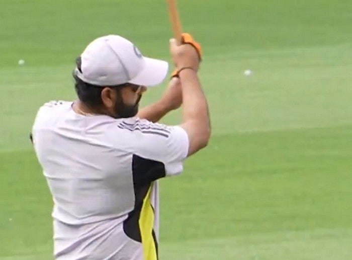 IND vs AUS: ರೋಹಿತ್ ಮೊಣಕಾಲಿಗೆ ಪೆಟ್ಟು, ಆಕಾಶ್ ದೀಪ್‌ಗೂ ಗಾಯ