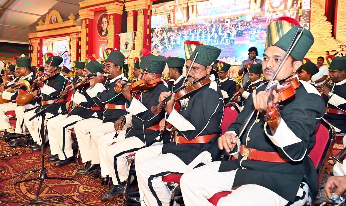 ಅಖಿಲ ಭಾರತ ಕನ್ನಡ ಸಾಹಿತ್ಯ ಸಮ್ಮೇಳನ ಸಮಾರೋಪ:  ಸಮ್ಮಾನ, ಪ್ರತಿಭಟನೆ ಜಂಟಿಯಾನ