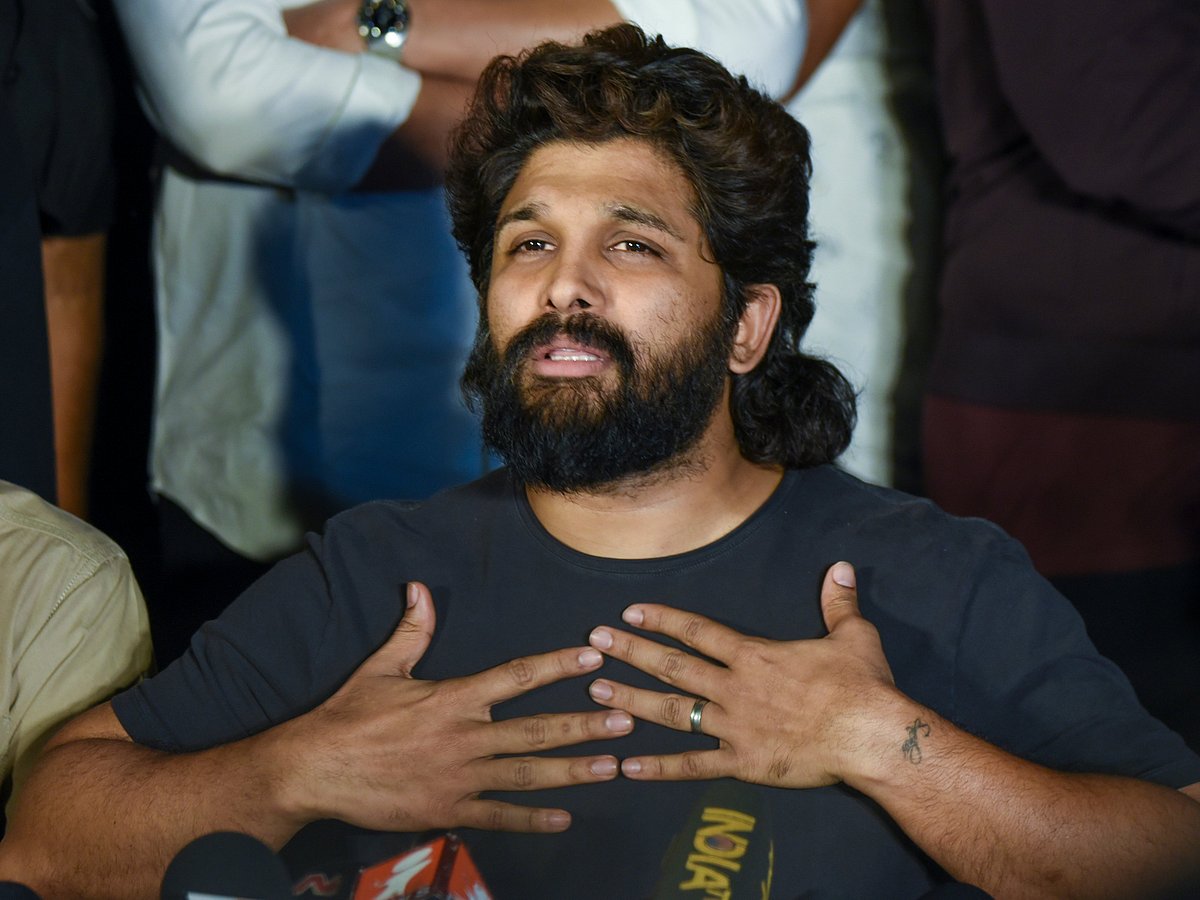 ಮಹಿಳೆ ಸತ್ತಿರುವ ವಿಷಯ ಗೊತ್ತಿದ್ದರೂ ಚಿತ್ರಮಂದಿರ ಬಿಡದ ಅಲ್ಲು ಅರ್ಜುನ್: ಪೊಲೀಸ್