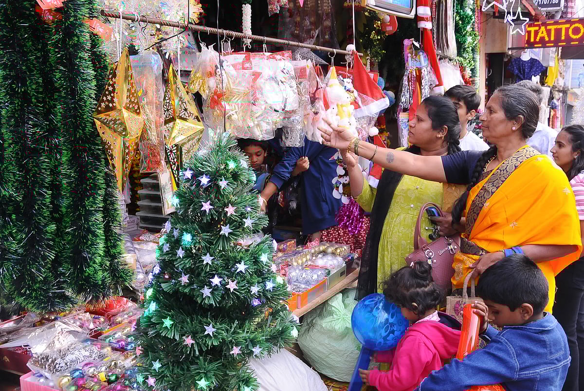 ತುಮಕೂರು: ಎಲ್ಲೆಡೆ ಕ್ರಿಸ್‌ಮಸ್‌ ಸಂಭ್ರಮ