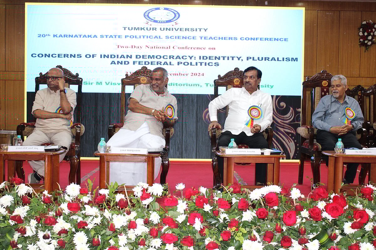 ಪಕ್ಷಾಂತರಿಗಳಿಗೆ ಟಿಕೆಟ್ ಕೊಡುವುದು ಅನಿವಾರ್ಯ: ಜೆ.ಸಿ.ಮಾಧುಸ್ವಾಮಿ