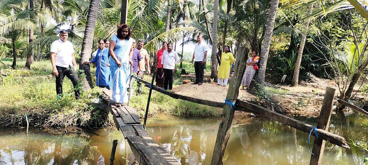 ಶಿಥಿಲಗೊಂಡ ಕಾಲು ಸಂಕ: ವೃದ್ಧ ದಂಪತಿ ಕಷ್ಟಕ್ಕೆ ಸ್ಪಂದಿಸಿದ ತಹಶೀಲ್ದಾರ್