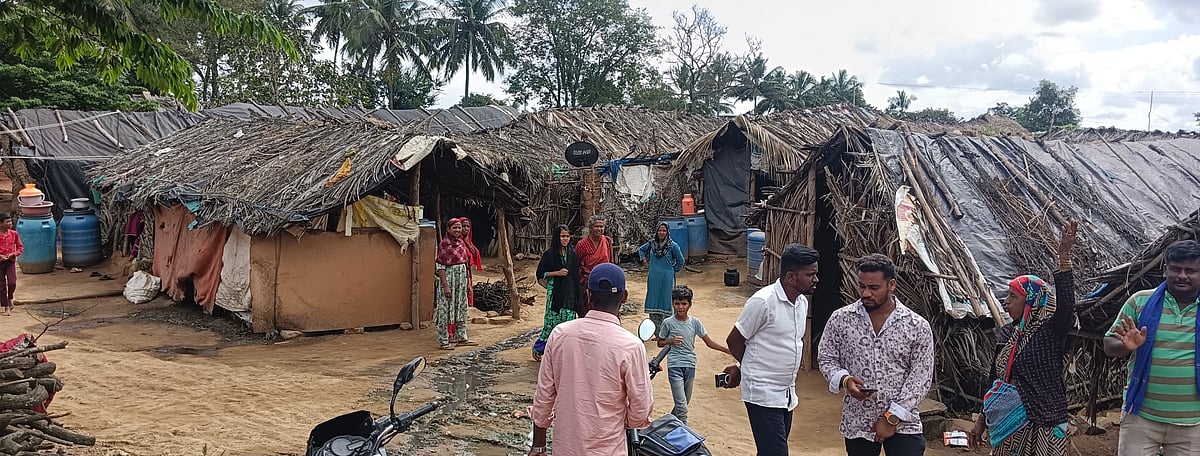 ಕೋಡಿಹಳ್ಳಿ: ಕುಟುಂಬಗಳಿಗೆ 20 ವರ್ಷಗಳಿಂದ ಗುಡಿಸಲುಗಳೇ ಆಸರೆ