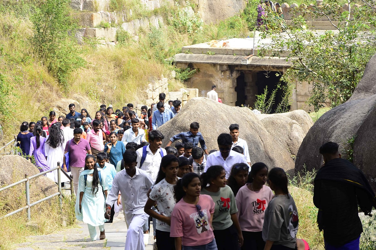 ಚಿತ್ರದುರ್ಗ: ಕೋಟೆ ವೀಕ್ಷಣೆಗೆ ಕುಸಿದ ಪ್ರವಾಸಿಗರ ಸಂಖ್ಯೆ