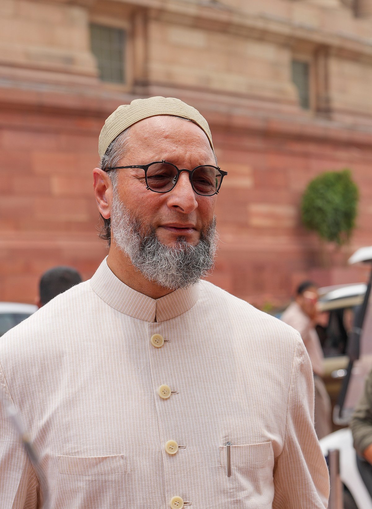 Waqf Bill Protest: ವಕ್ಫ್‌ (ತಿದ್ದುಪಡಿ) ಮಸೂದೆ ಪ್ರತಿ ಹರಿದು ಹಾಕಿದ ಒವೈಸಿ