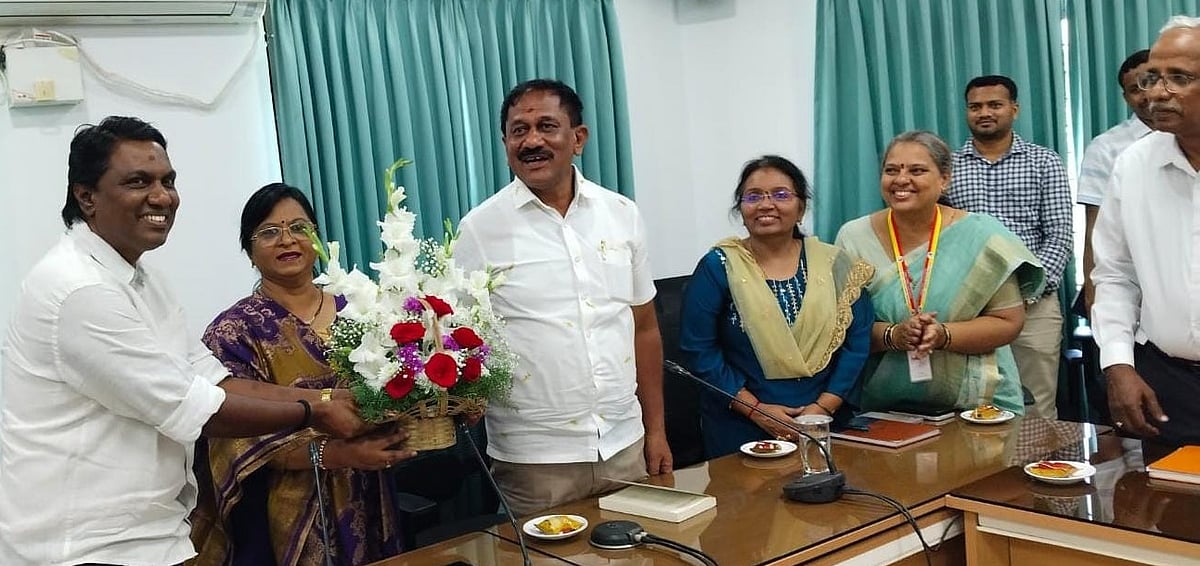 ವಿದ್ಯುತ್‌ ದೀಪಾಲಂಕಾರಕ್ಕೆ ಸೆಸ್ಕ್‌ ಮಾದರಿ: ಅಧ್ಯಕ್ಷ ರಮೇಶ್ ಶ್ಲಾಘನೆ