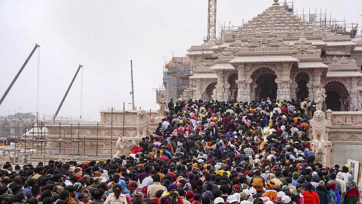 ಹೊಸ ವರ್ಷ: ಅಯೋಧ್ಯೆಯ ಬಾಲರಾಮನ ದರ್ಶನಕ್ಕೆ ನಿರೀಕ್ಷೆಗೂ ಮೀರಿ ಹರಿದುಬಂದ ಭಕ್ತಸಾಗರ