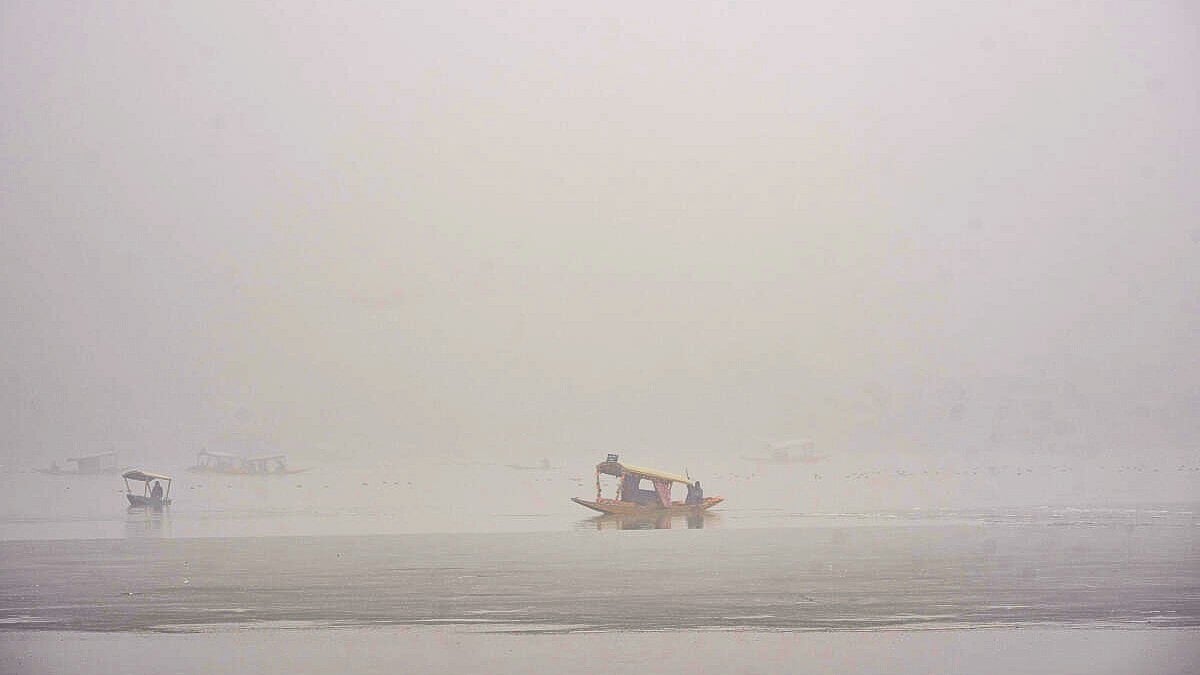 ಭಾರಿ ಚಳಿಗೆ ಶ್ರೀನಗರದ ಮನೆಯಲ್ಲಿ ಉಸಿರುಗಟ್ಟಿ ಒಂದೇ ಕುಟುಂಬದ ಐವರ ಸಾವು!