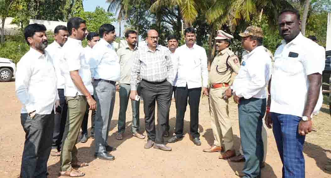 ಭರ್ತಿಯಾಗುವತ್ತ ವಾಣಿವಿಲಾಸ ಜಲಾಶಯ; ಡಿ.ಸಿ, ಸಿಇಒ ಭೇಟಿ