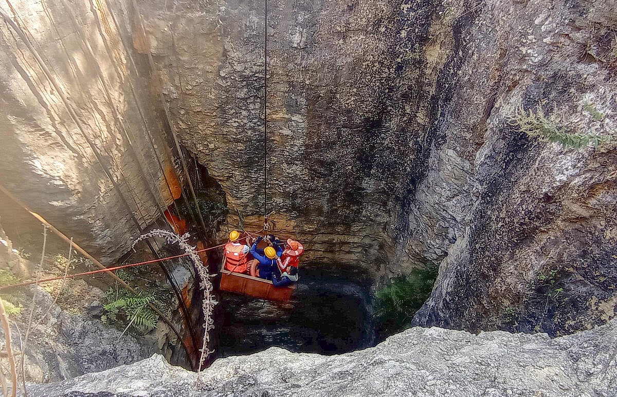 Assam: ಕಲ್ಲಿದ್ದಲು ಗಣಿಯಲ್ಲಿ ಸಿಲುಕಿದ್ದ 9ಕಾರ್ಮಿಕರ ಪೈಕಿ ಓರ್ವನ ಮೃತದೇಹ ಪತ್ತೆ