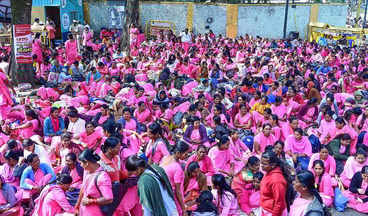 ಆಶಾ ಕಾರ್ಯಕರ್ತೆಯರ ಮುಷ್ಕರ |ಮಾತುಕತೆ ವಿಫಲ: ಮುಷ್ಕರ ಮುಂದುವರಿಕೆ