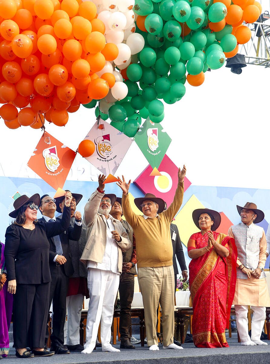 International Kite Festival: ಗುಜರಾತ್‌ನಲ್ಲಿ ಅಂತರರಾಷ್ಟ್ರೀಯ ಗಾಳಿಪಟ ಉತ್ಸವ
