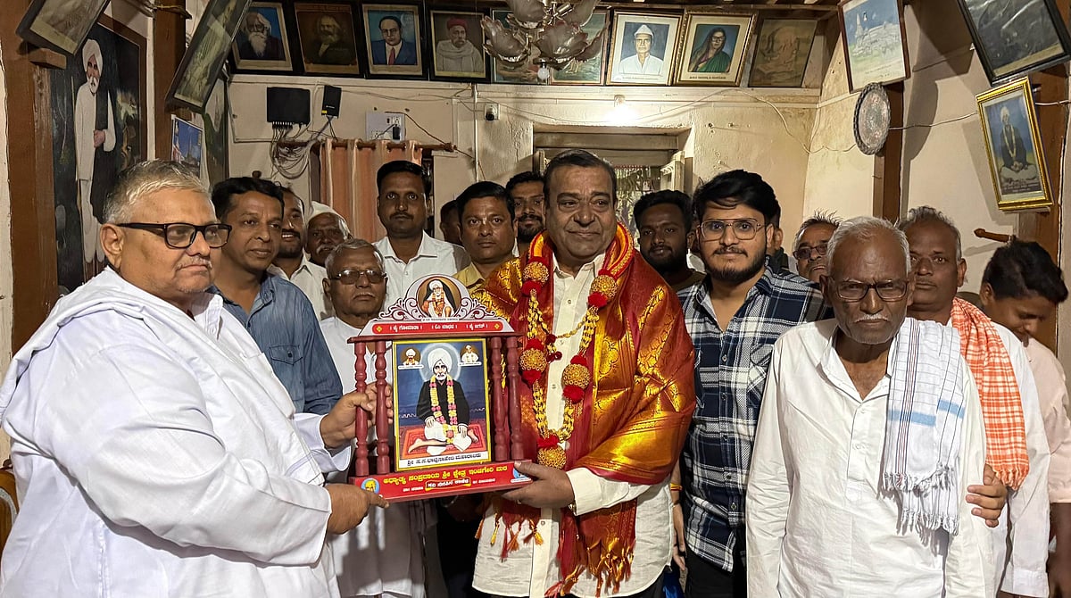 ವಿಜಯಪುರ: ಇಂಚಗೇರಿ ಮಠಕ್ಕೆ ದೊಡ್ಡಣ್ಣ ‌ಭೇಟಿ