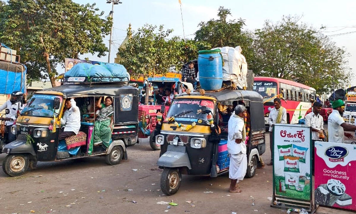 ಸವದತ್ತಿ: ಯಲ್ಲಮ್ಮನ ಸನ್ನಿಧಿಯಲ್ಲಿ ಬನದ ಹುಣ್ಣಿಮೆ ಸಂಭ್ರಮ 