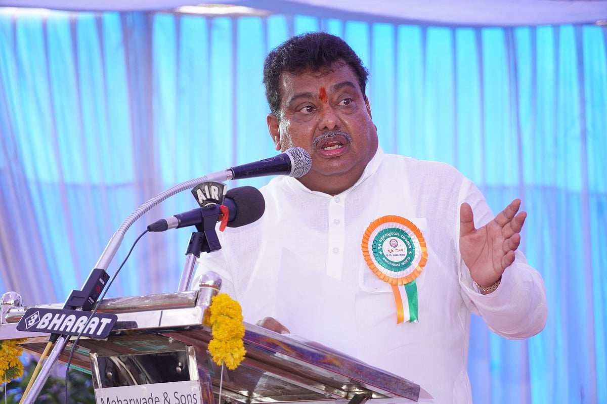 ಬೆಂಗಳೂರು ವಿಜಯಪುರ ನೇರ ರೈಲು ಸಂಚಾರ ಆರಂಭಿಸುವಂತೆ ಕೇಂದ್ರಕ್ಕೆ ಪತ್ರ: M.B.ಪಾಟೀಲ