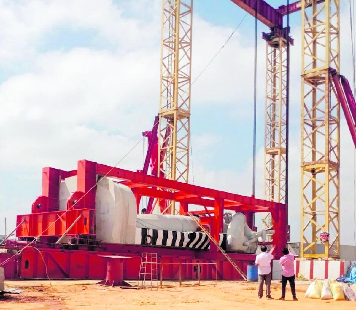 ಅತಿ ಎತ್ತರದ ರಾಮಲಕ್ಷ್ಮಣರ ಸಮೇತ ಹನುಮನ ಏಕಶಿಲಾ ಮೂರ್ತಿ ಇಂದು ಪ್ರತಿಷ್ಠಾಪನೆ