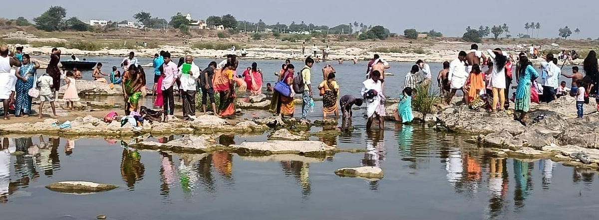 ಸಂಕ್ರಮಣ: ಸ್ನೇಹ ಬೆಸೆದ ಎಳ್ಳು ಬೆಲ್ಲ