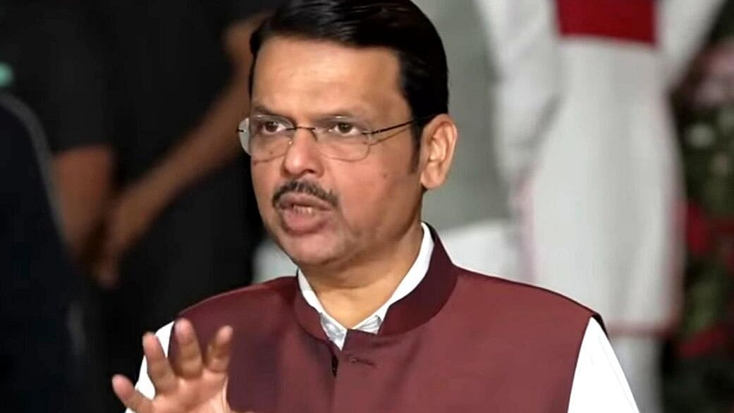 ಸೈಫ್‌ ಮೇಲಿನ ದಾಳಿ | ಮುಂಬೈ ಸುರಕ್ಷಿತವಲ್ಲ ಎನ್ನುವುದು ಸರಿಯಲ್ಲ: ಫಡಣವೀಸ್