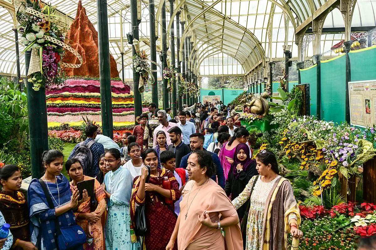 Lalbagh Flower Show 2025: ಹೂವುಗಳ ಕಂಪು– ಮಹರ್ಷಿ ವಾಲ್ಮೀಕಿ ನೆನಪು