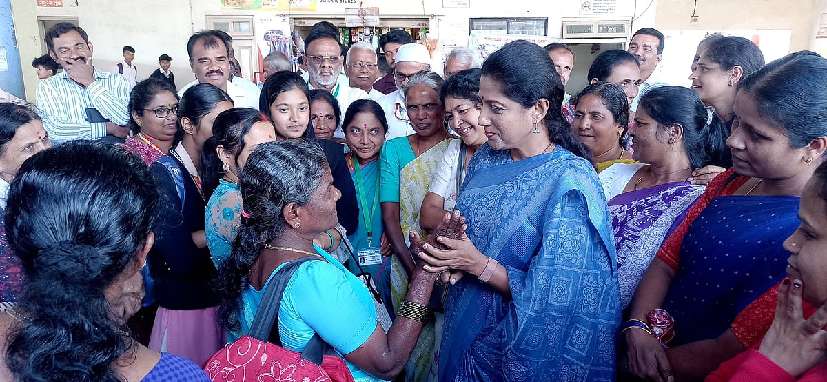 ಮಹಿಳಾ ವಿರೋಧಿಗಳಿಂದ ಗ್ಯಾರಂಟಿ ವಿರೋಧಿ ಹೇಳಿಕೆ:  ಪುಷ್ಪಾ ಅಮರ್ ನಾಥ್