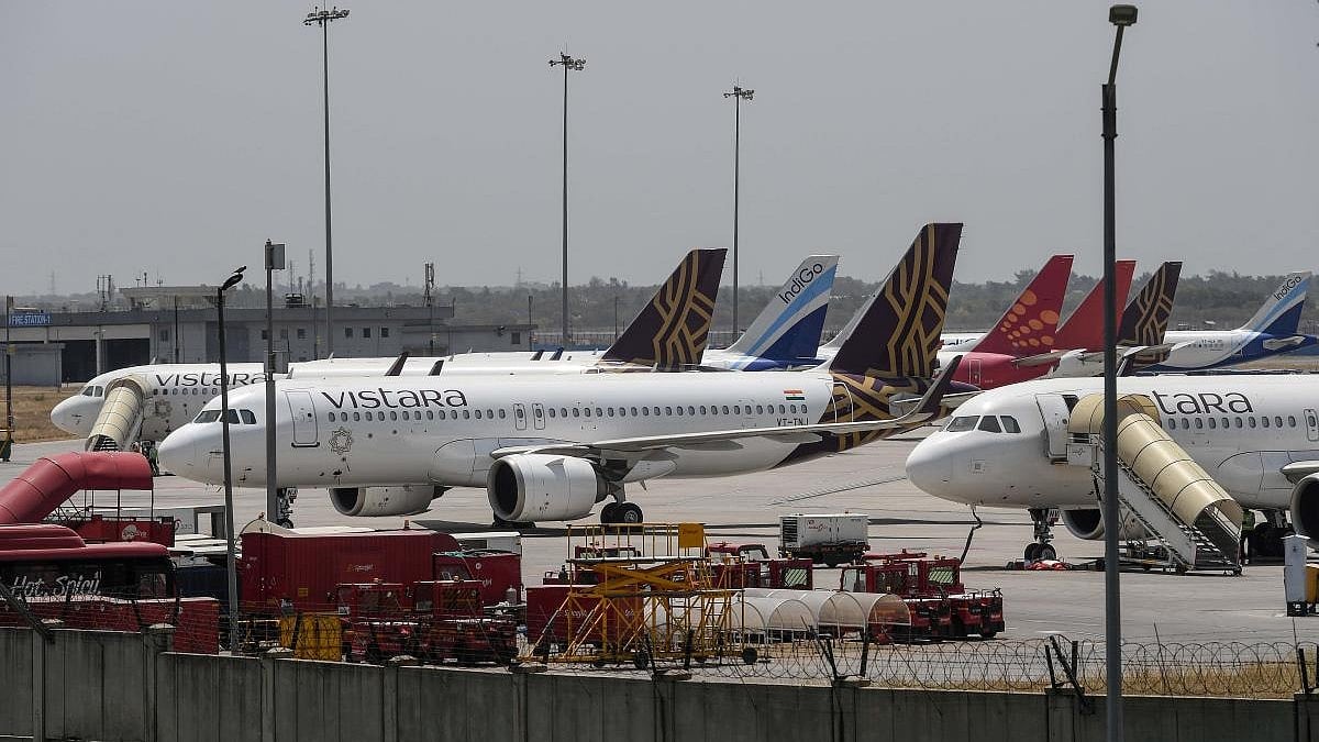 ದೆಹಲಿ: ATCಯಲ್ಲಿ ತಾಂತ್ರಿಕ ದೋಷ; 100ಕ್ಕೂ ಹೆಚ್ಚು ವಿಮಾನ ಹಾರಾಟ ವಿಳಂಬ