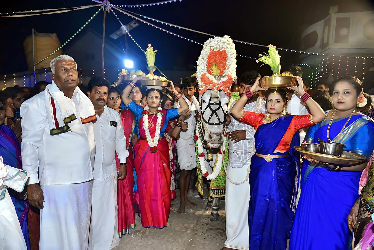 ಚನ್ನಪಟ್ಟಣ: ತ್ರಿಪುರ ಸುಂದರಿ ಅಮ್ಮನ ಕರಗ 