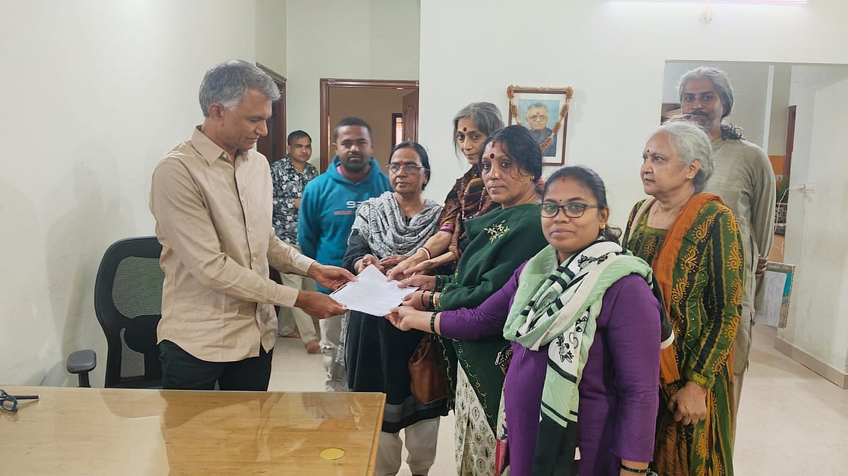 ‘ಮೈಕ್ರೊ ಫೈನಾನ್ಸ್ ಸಂಸ್ಥೆಗಳ ನಿಯಂತ್ರಣಕ್ಕೆ ಕಾನೂನು ತನ್ನಿ’; ಸಚಿವರಿಗೆ ಮನವಿ