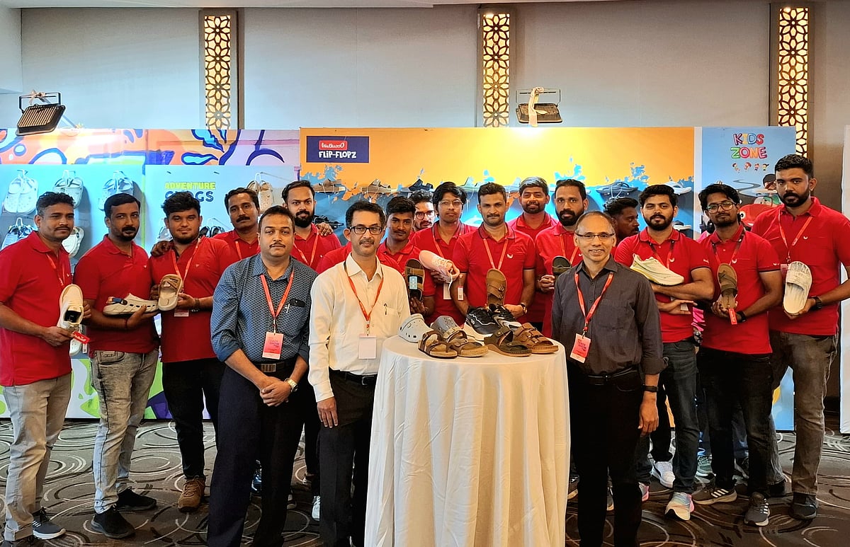 ಸಾವಿರ ಪಾದರಕ್ಷೆ ಬಿಡುಗಡೆಗೊಳಿಸಿದ ವಾಕರೂ