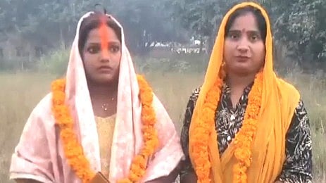 ಉತ್ತರ ಪ್ರದೇಶ | ಗಂಡಂದಿರ ಕುಡಿತದ ಚಟಕ್ಕೆ ಬೇಸತ್ತು ಸಲಿಂಗ ವಿವಾಹವಾದ ಹೆಂಡತಿಯರು