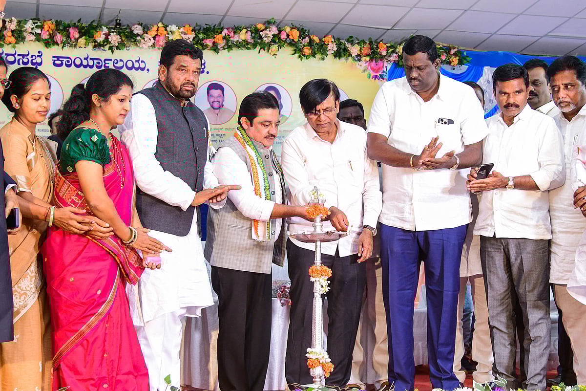 ನಿವೇಶನಗಳ ಅಭಿವೃದ್ಧಿಗೆ ಅನುದಾನ: ಸಚಿವ ಜಮೀರ್ ಭರವಸೆ