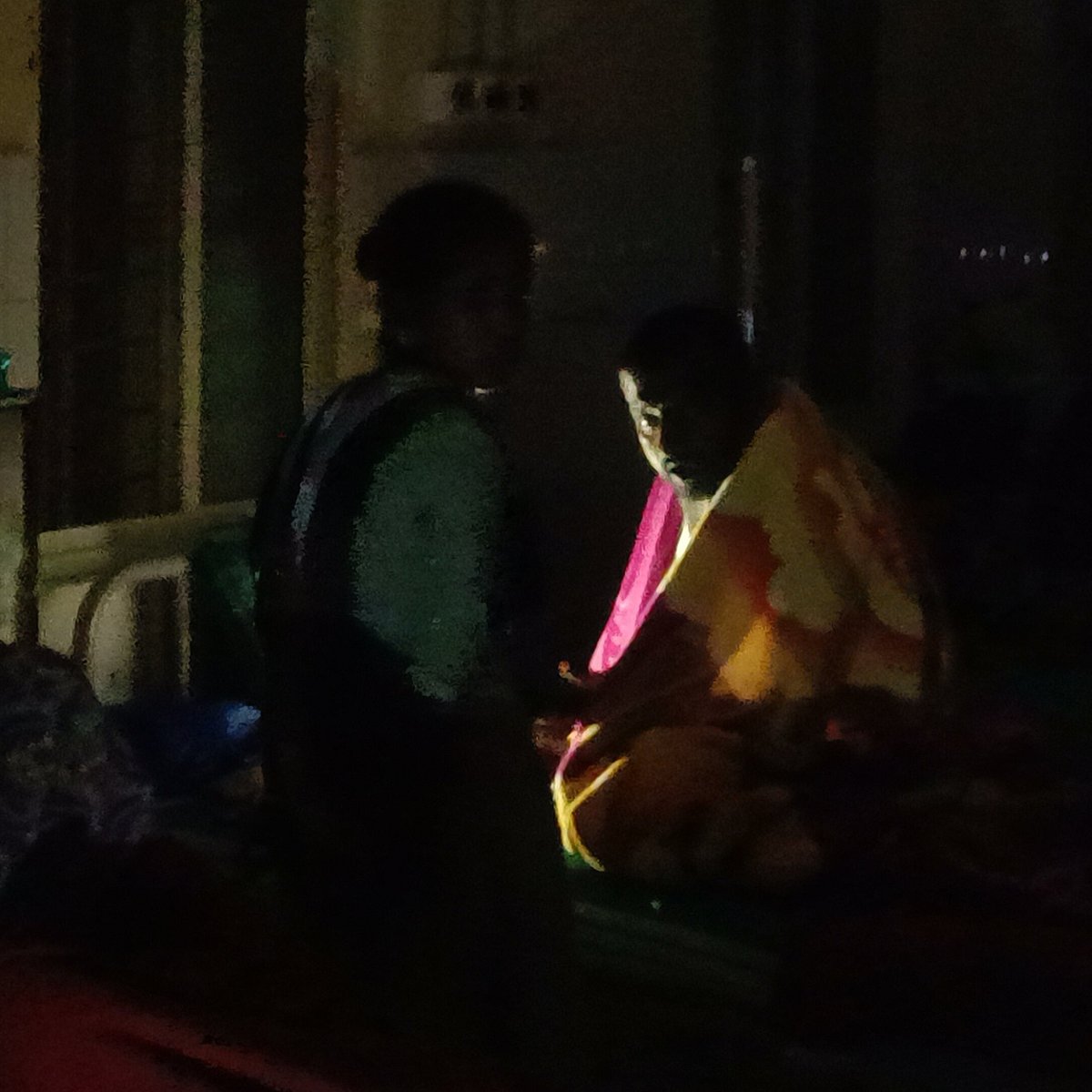 ಗುಡಿಬಂಡೆ ಆಸ್ಪತ್ರೆಯಲ್ಲಿ ವಿದ್ಯುತ್ ಸಮಸ್ಯೆ: ಕತ್ತಲೆಯಲ್ಲಿ ರೋಗಿಗಳು!