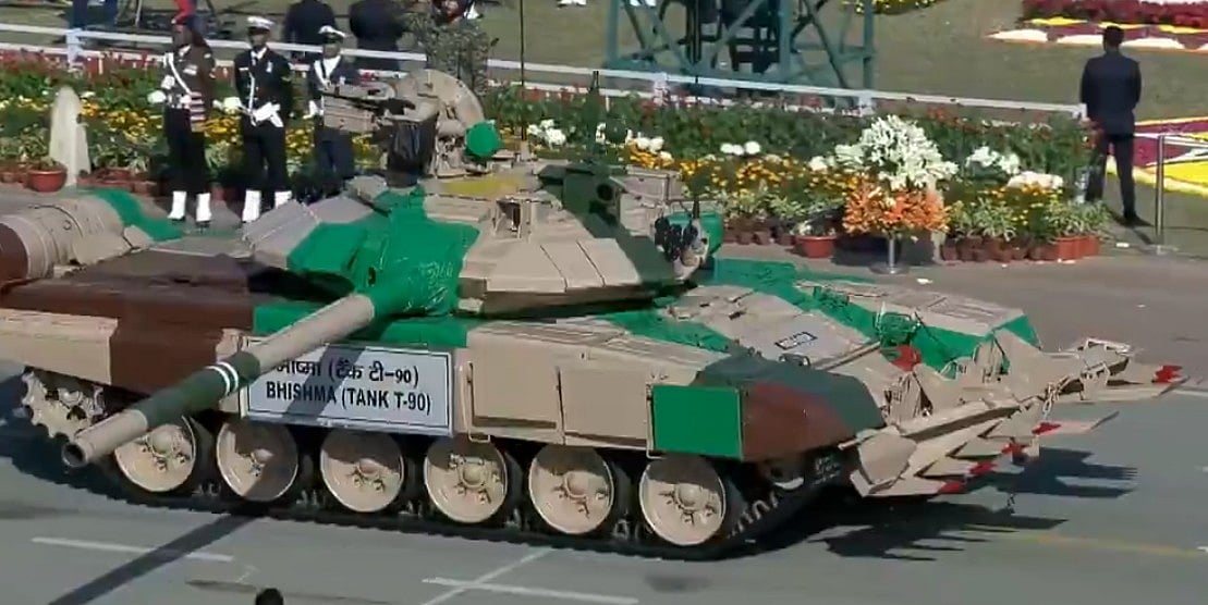 Republic Day 2025: ಕರ್ತವ್ಯಪಥದಲ್ಲಿ ಸಶಸ್ತ್ರ ಪಡೆಯಿಂದ ಶಕ್ತಿ ಪ್ರದರ್ಶನ