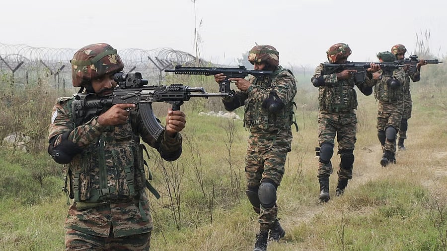Republic Day: ಜಮ್ಮು ಮತ್ತು ಕಾಶ್ಮೀರದಲ್ಲಿ ಪಾಕಿಸ್ತಾನದ ನುಸುಳುಕೋರನ ಬಂಧನ
