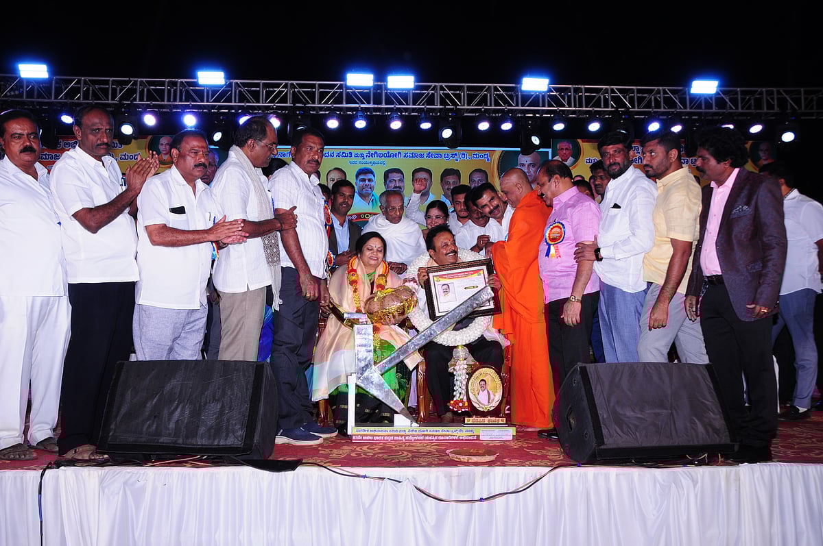 ನಗುಮುಖವಿಲ್ಲದವರು ಮನುಷ್ಯರೇ ಆಗಬಾರದು: ನಿರ್ಮಲಾನಂದನಾಥ ಸ್ವಾಮೀಜಿ