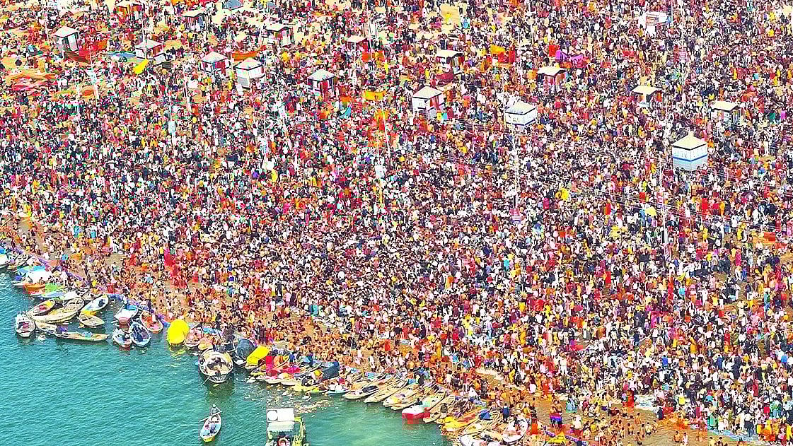 ಮೌನಿ ಅಮಾವಾಸ್ಯೆ; ಮಹಾಕುಂಭ ಮೇಳದತ್ತ ಲಕ್ಷಾಂತರ ಭಕ್ತರ ದಂಡು: ಭದ್ರತೆ ಹೆಚ್ಚಳ