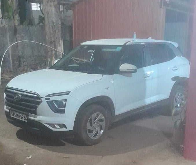 ಕಾರವಾರ: ನಿರ್ಜನ ಪ್ರದೇಶದಲ್ಲಿ ನಿಂತಿದ್ದ ಕಾರಿನಲ್ಲಿ ₹1.14 ಕೋಟಿ ಪತ್ತೆ