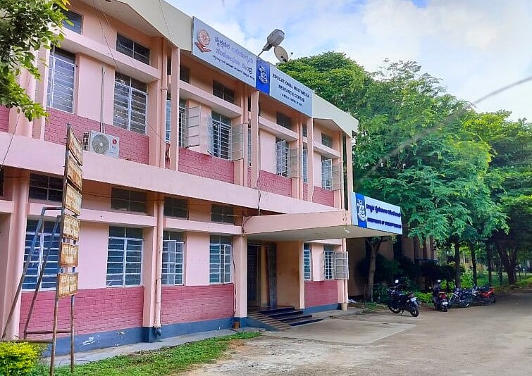 ಮೈಸೂರು | ಇಎಂಆರ್‌ಸಿ: ಹಂಗಾಮಿಗಳಿಗೇ ಕಾರ್ಯ‘ಭಾರ’!