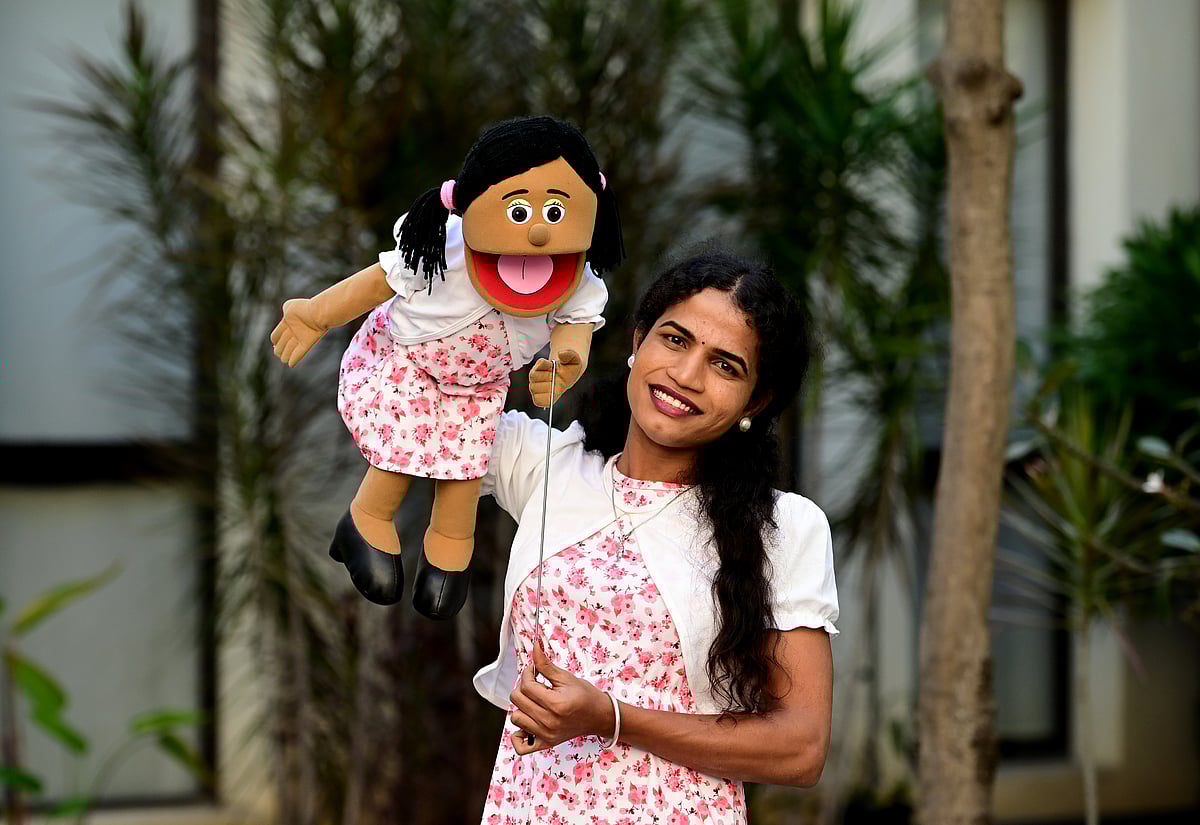 ಗೊಂಬೆ ಹೇಳುತೈತೆ ಜಾನು ಜೀವನ