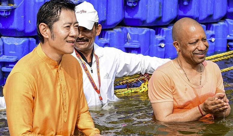 Maha Kumbh 2025: ಸಂಗಮದಲ್ಲಿ ಮಿಂದೆದ್ದ ಭೂತಾನ್ ದೊರೆ ಜಿಗ್ಮೆ ಖೆಸರ್