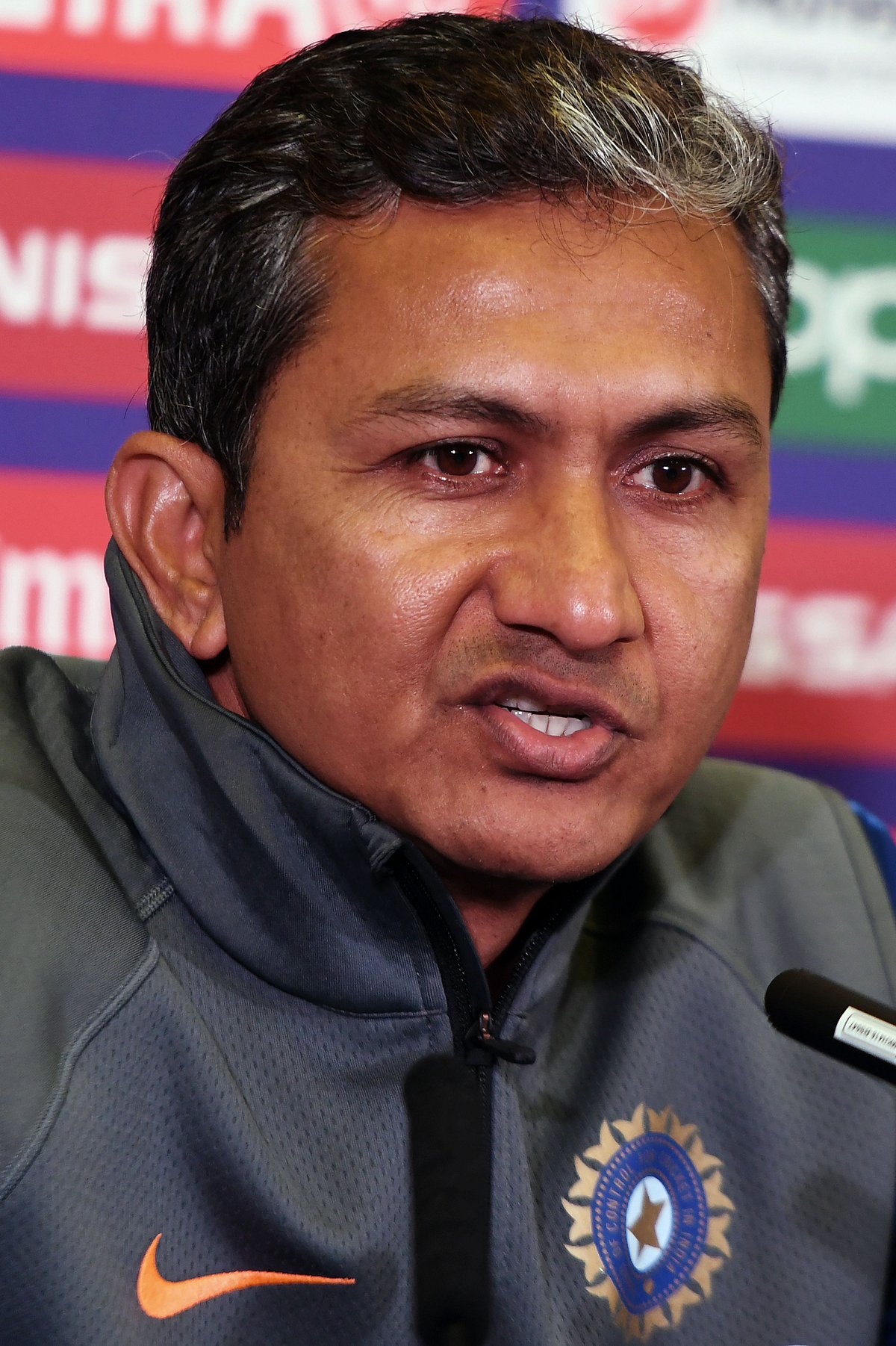 ಕೆ.ಎಲ್. ರಾಹುಲ್ ಕೀಪಿಂಗ್ ಮಾಡಲಿ: ಸಂಜಯ್ ಬಾಂಗರ್