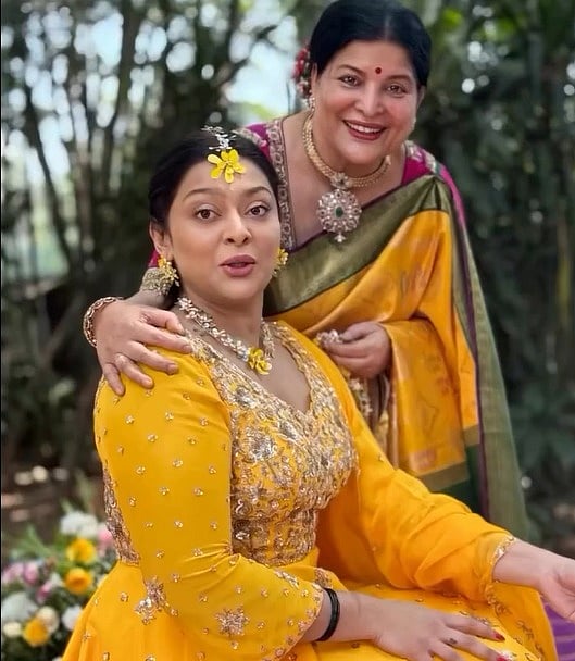 PHOTOS | ನಟಿ ಜಯಮಾಲಾ ಮಗಳ ಮದುವೆಯ ಹಳದಿ ಶಾಸ್ತ್ರದಲ್ಲಿ ತಾರೆಯರ ಸಂಭ್ರಮ