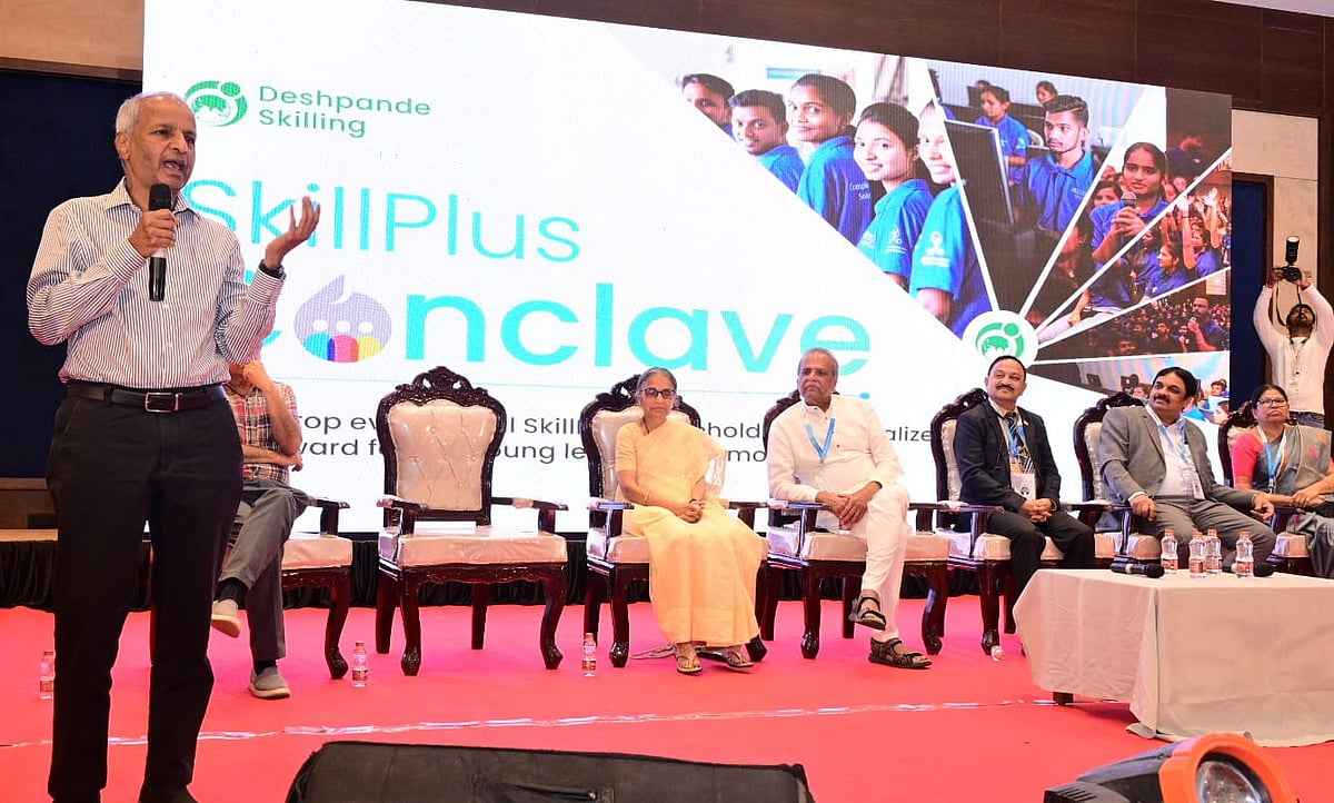 ಕಲಿಕೆ, ಅನುಭವದಿಂದ ಉದ್ಯೋಗಾವಕಾಶ: ಗುರುರಾಜ ದೇಶಪಾಂಡೆ