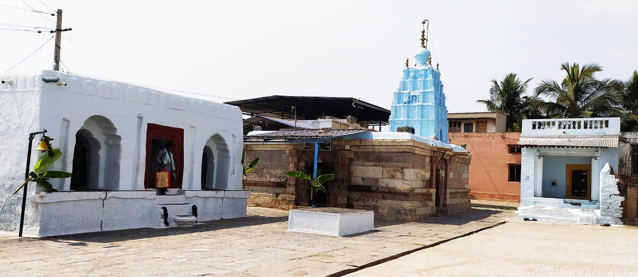 ಅಳವಂಡಿ ಗ್ರಾಮದ ಸಿದ್ದೇಶ್ವರ ಮಠದ ಹೋರ ನೋಟ
