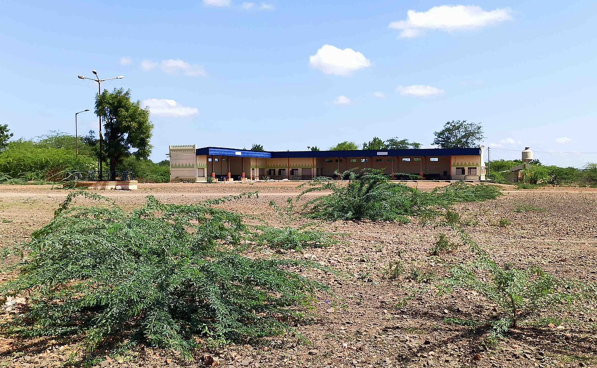 ಕೂಡಲಸಂಗಮ: ನಿರುಪಯುಕ್ತವಾದ ಬಸ್ ತಂಗುದಾಣಗಳು