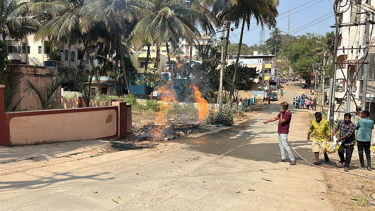 ಧಾರವಾಡ: ಇಂಡಿಯನ್‌ ಆಯಿಲ್‌–ಅದಾನಿ ಅನಿಲ ಪೂರೈಕೆ ಕೊಳವೆ ಸೋರಿಕೆಯಿಂದ ಅಗ್ನಿ ಅವಘಡ